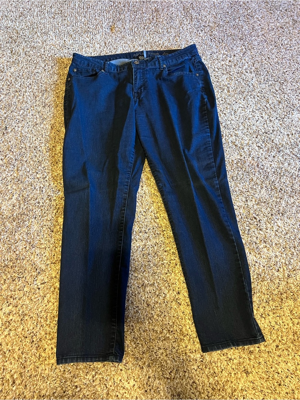 Apt. 9 Women’s Skinny Leg Modern Cotton Blend Jeans in Dark Blue